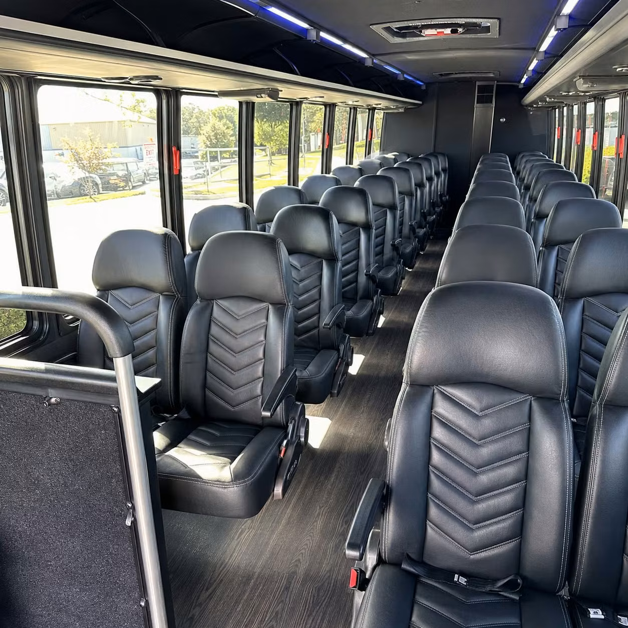 youngstown 28 passenger minibus rental